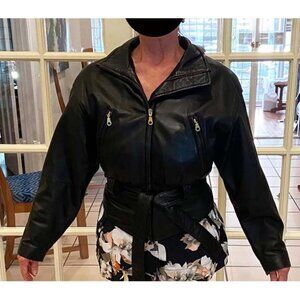 Tannery West: 100% Leather Motocycle style jacket with zippers. Black, size S